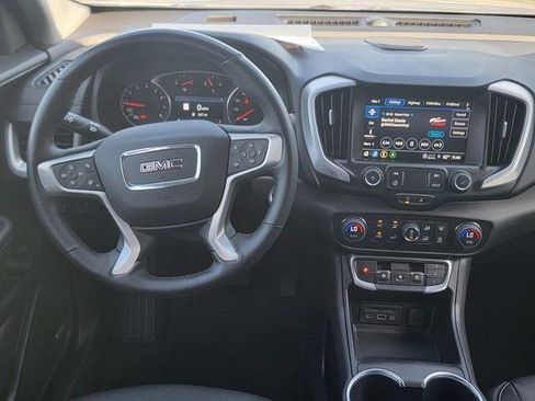 Certified 2024 GMC Terrain SLT w/ Infotainment Package II image 18