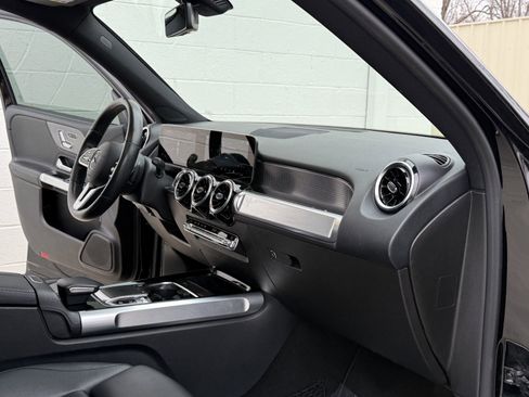 Used 2020 Mercedes-Benz GLB 250 4MATIC image 30