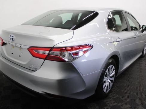 Used 2018 Toyota Camry LE FWD image 6