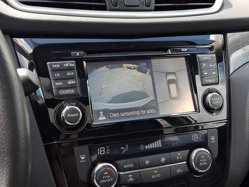 Used 2016 Nissan Rogue SL AWD/4WD image 19