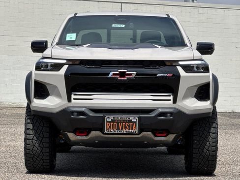 New 2026 Chevrolet Colorado ZR2 w/ Technology Package AWD/4WD image 9