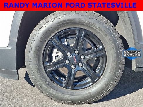 Used 2022 GMC Acadia AT4 w/ Technology Package image 8