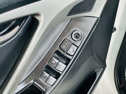 Used 2012 Hyundai Elantra Limited FWD image 14