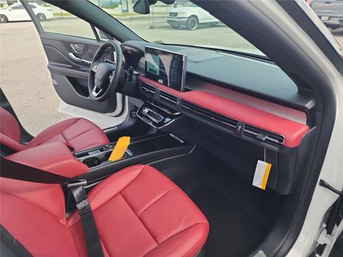 New 2026 Lincoln Corsair Reserve image 25