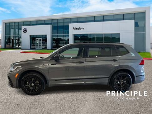 Used 2023 Volkswagen Tiguan SE R-Line FWD image 7