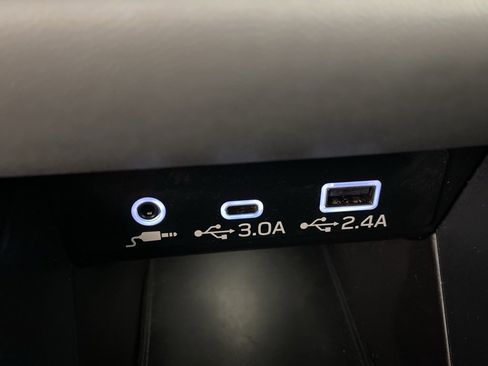 Used 2023 Subaru Outback Premium image 18