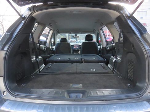 Used 2017 Nissan Pathfinder S image 25