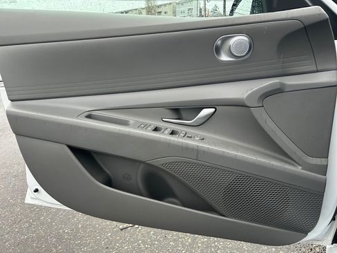 Used 2024 Hyundai Elantra SEL image 22