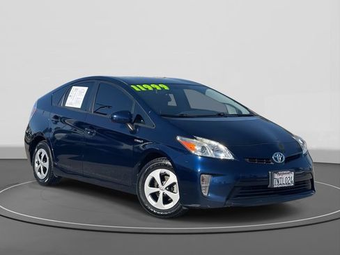 Used 2015 Toyota Prius Three image 1