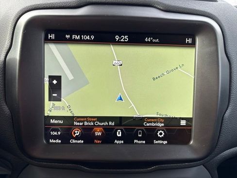 Used 2023 Jeep Renegade Latitude AWD/4WD image 14
