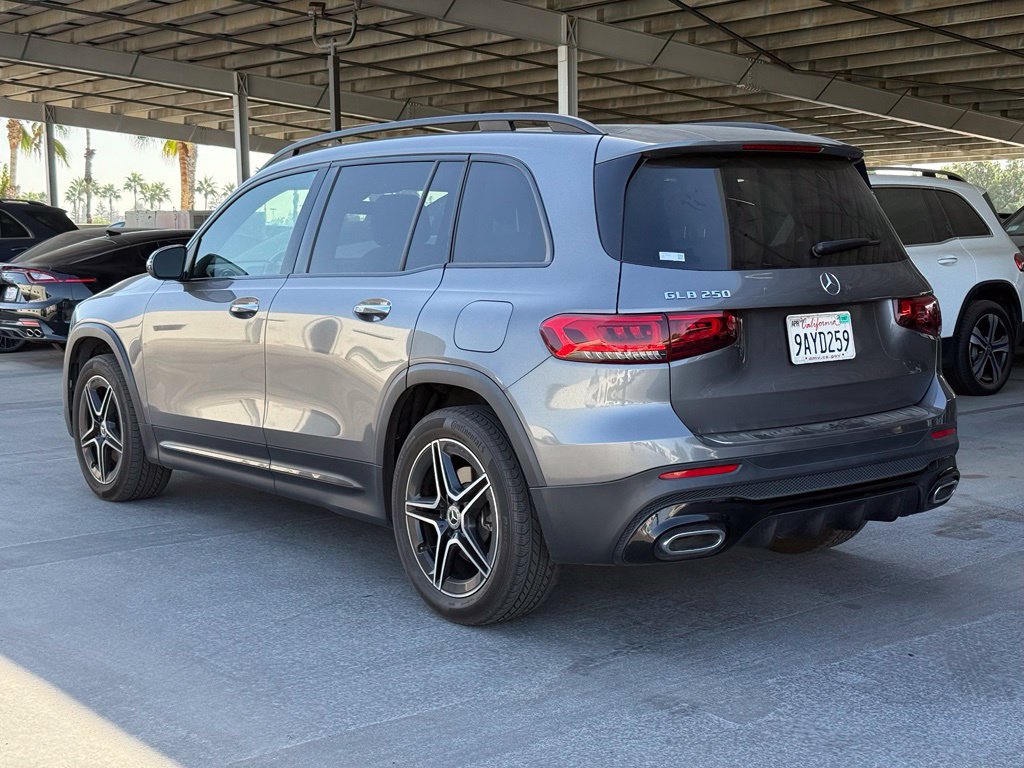 Used 2022 Mercedes-Benz GLB 250 image 2