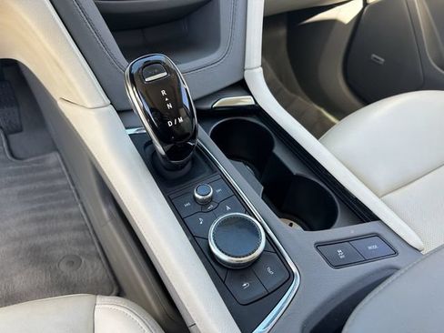 Used 2023 Cadillac XT6 Premium Luxury w/ Technology Package FWD image 28