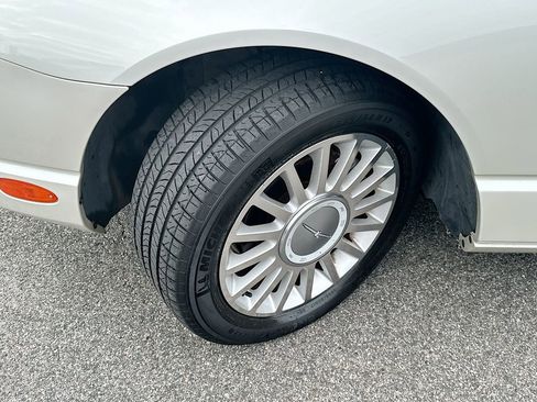 Used 2005 Ford Thunderbird 50th Anniversary RWD image 21