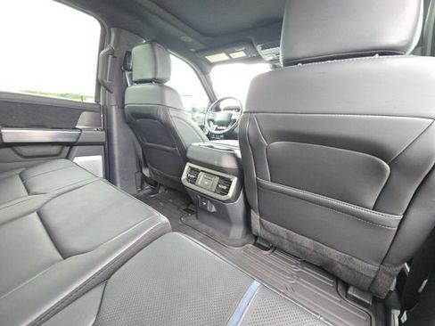 Used 2026 Ford F250 Platinum w/ Tremor Off-Road Package AWD/4WD image 19