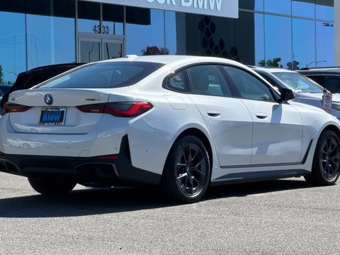 Used 2023 BMW i4 eDrive35 RWD image 8