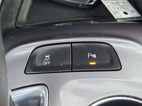 Used 2020 Chevrolet Malibu LT image 40