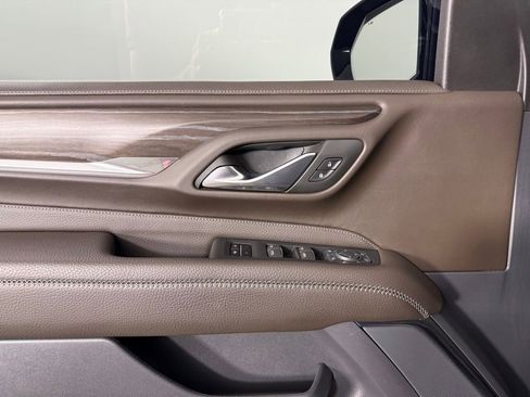 Used 2023 GMC Yukon Denali w/ Denali Reserve Package image 16