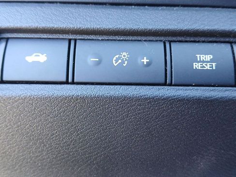 Used 2024 Nissan Altima 2.5 SV image 23