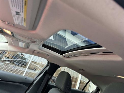 Used 2018 Chevrolet Cruze LT w/ LT True North Edition FWD image 12