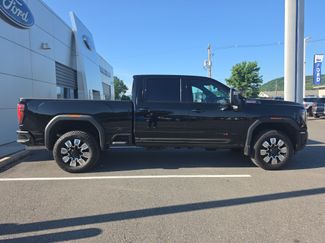 Used 2025 GMC Sierra 2500 AT4 AWD/4WD video 2