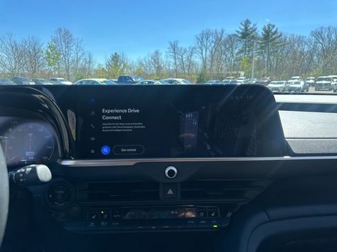 Used 2025 Toyota Crown Signia AWD/4WD image 38