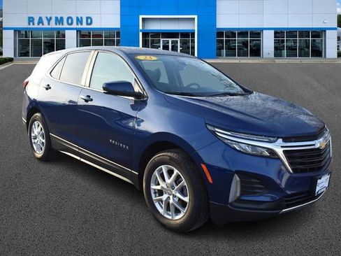 Used 2023 Chevrolet Equinox LT image 1