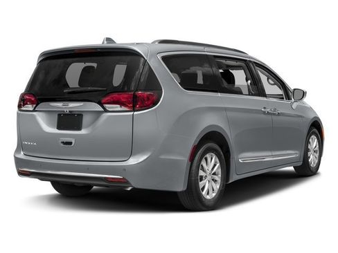 Used 2017 Chrysler Pacifica Touring-L Plus w/ Tire & Wheel Group FWD image 5
