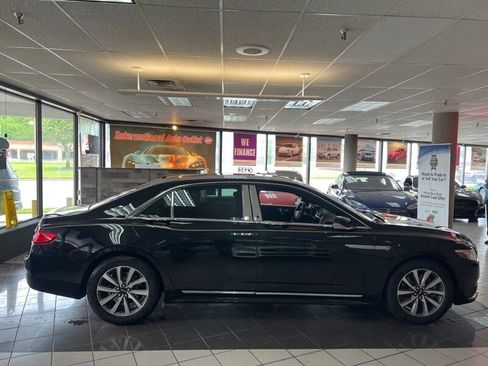Used 2017 Lincoln Continental Premiere image 5