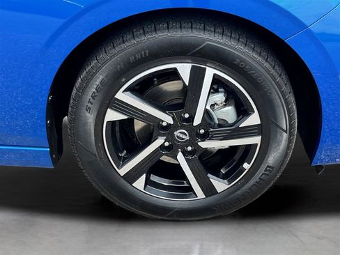 Used 2025 Nissan Sentra SV FWD image 6