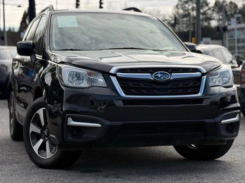 Used 2017 Subaru Forester 2.5i Premium w/ All-Weather Package image 7