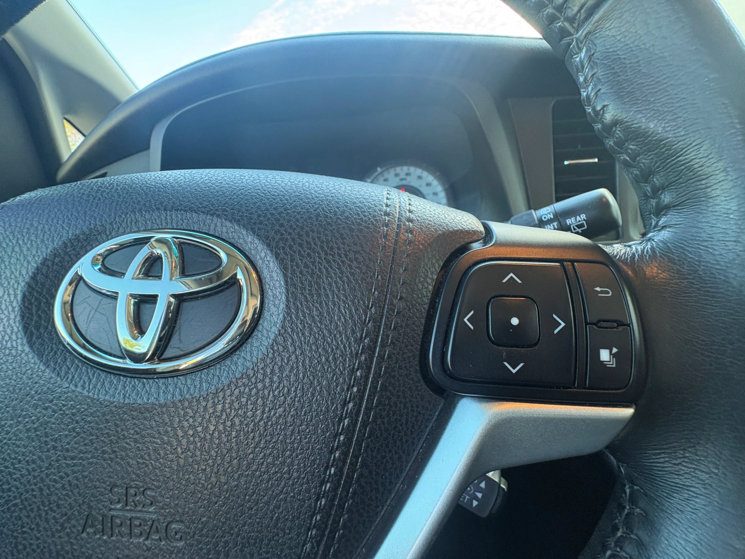 Used 2017 Toyota Sienna SE Premium FWD image 31