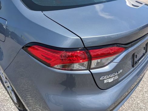 Used 2022 Toyota Corolla LE FWD image 11