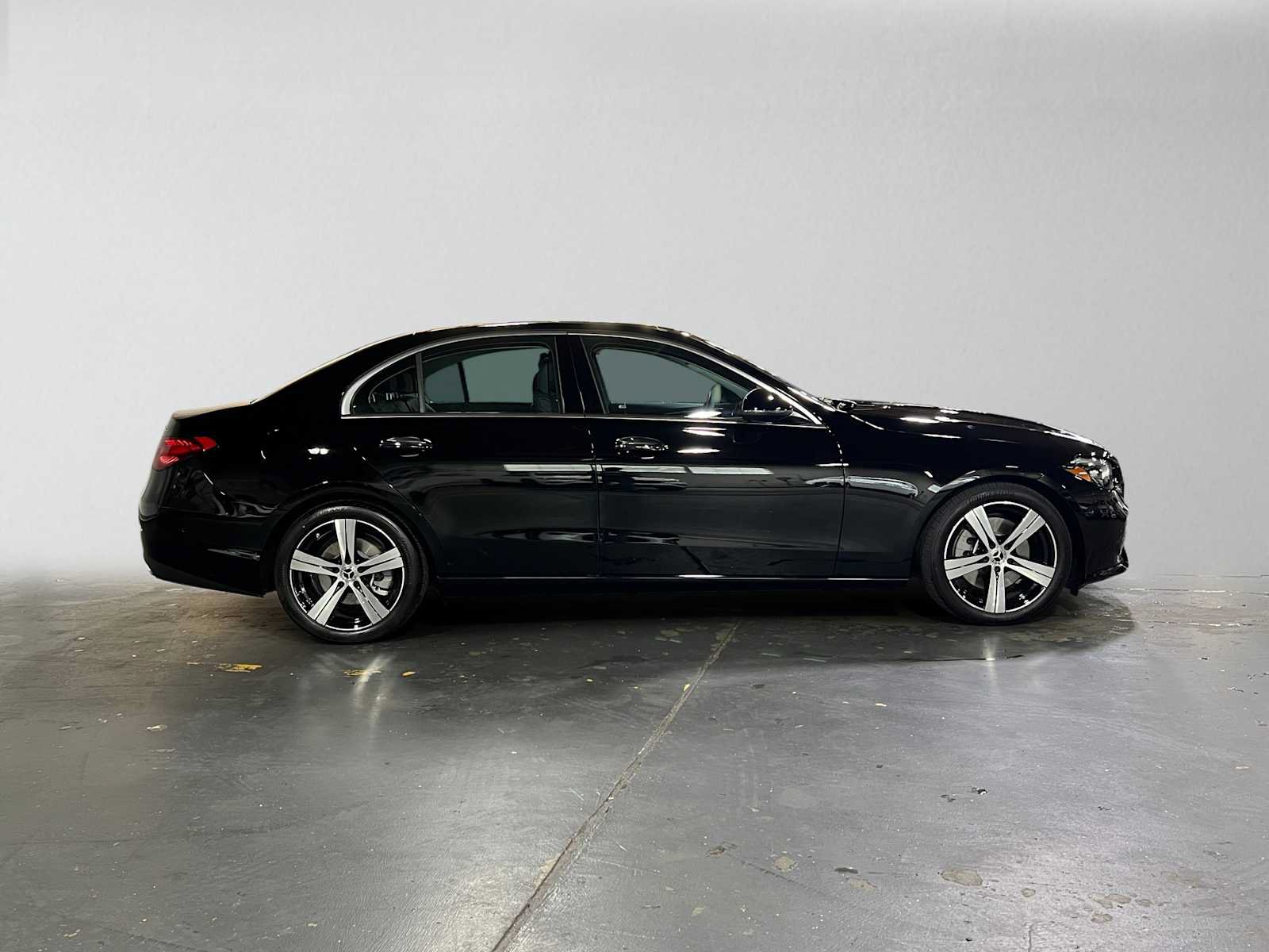 Used 2026 Mercedes-Benz C 300 4MATIC Sedan image 2