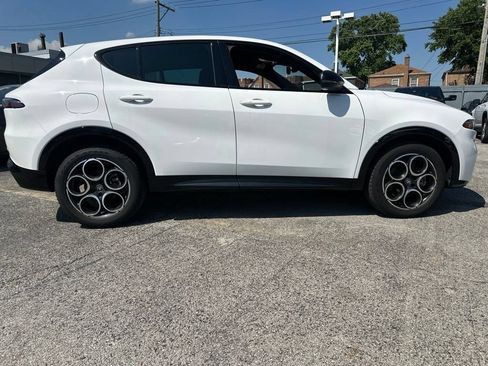 Used 2025 Alfa Romeo Tonale w/ Premium Package AWD/4WD image 4