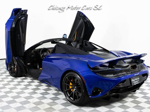 Used 2026 McLaren 750S Spider RWD image 32
