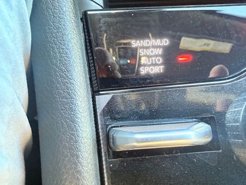 New 2025 Jeep Grand Cherokee L Limited w/ Black Appearance Package image 43