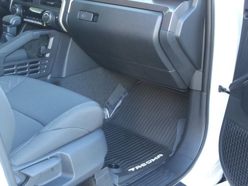 Used 2025 Toyota Tacoma SR5 image 37