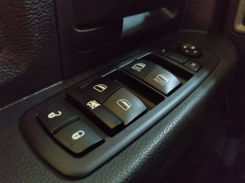 Used 2017 RAM 1500 Tradesman RWD image 27
