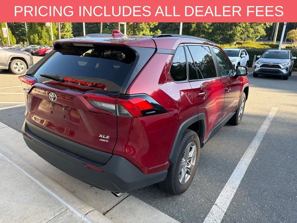 Used 2025 Toyota RAV4 XLE AWD/4WD image 6