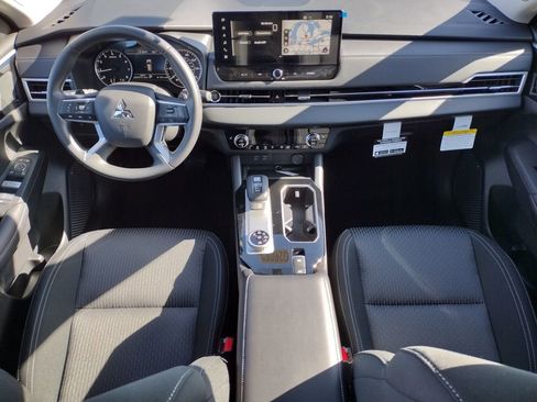 New 2026 Mitsubishi Outlander ES AWD/4WD image 2