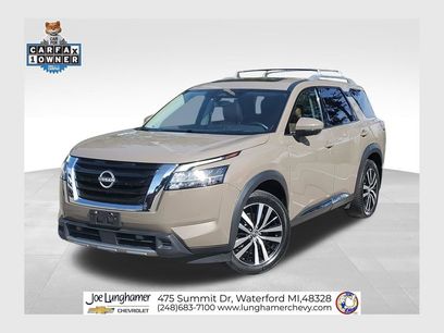 Used 2024 Nissan Pathfinder Platinum w/ Cargo Package