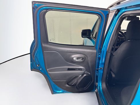 Used 2022 Jeep Renegade Latitude w/ Convenience Group image 26