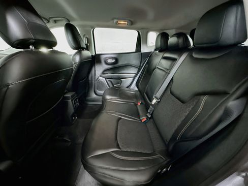 Used 2018 Jeep Compass Latitude FWD image 26
