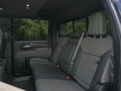 Used 2025 Chevrolet Silverado 2500 ZR2 w/ Technology Package AWD/4WD image 13