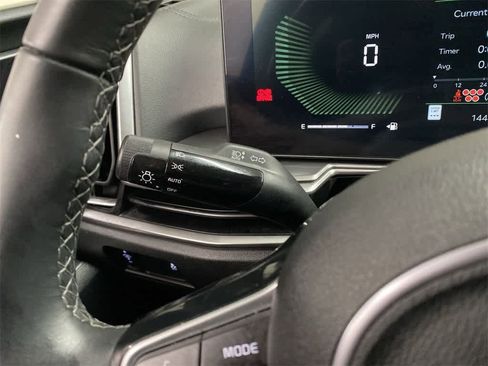 Used 2025 Kia Sorento S image 24