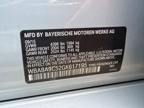 Used 2016 BMW 320i Sedan RWD image 25