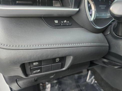 Used 2023 Toyota Highlander XSE AWD/4WD image 17