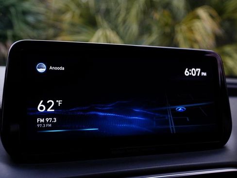 Used 2022 Hyundai Santa Fe SEL w/ Convenience + Premium Package AWD/4WD image 16