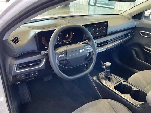 Used 2025 Kia K4 FWD image 13