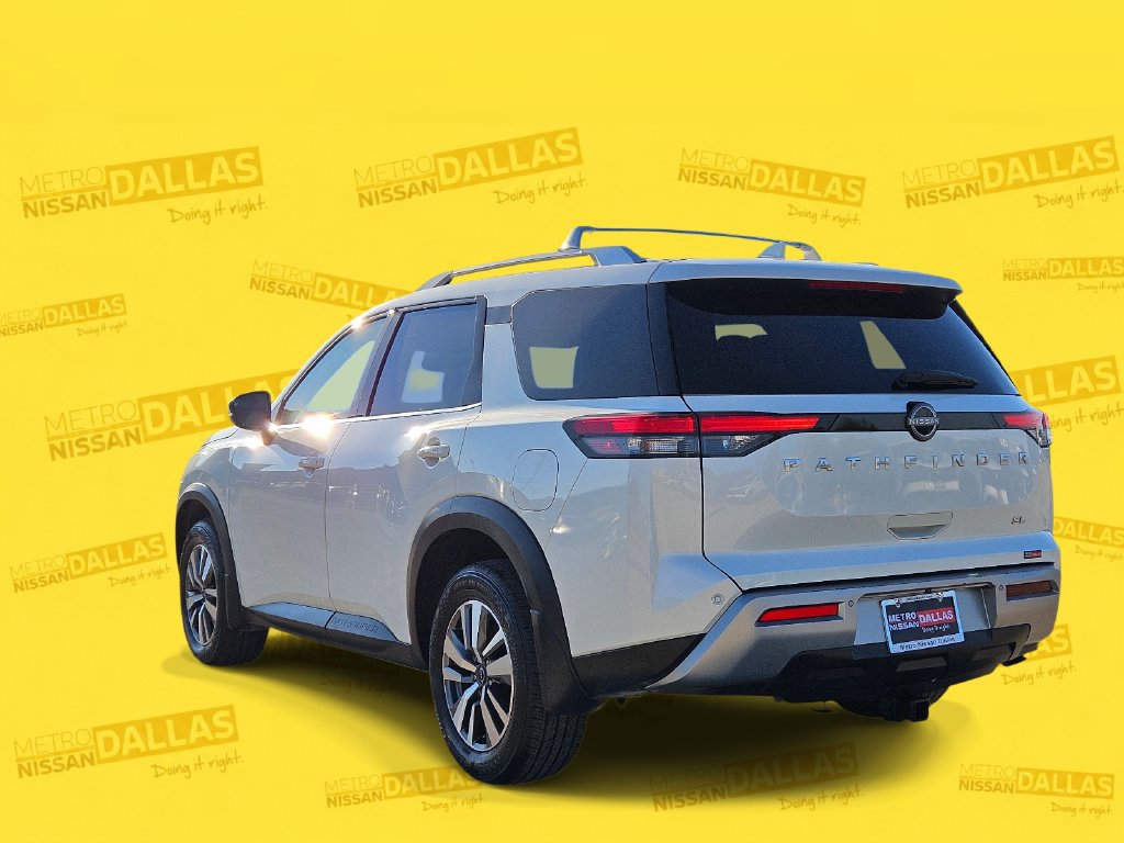 Certified 2024 Nissan Pathfinder SL FWD image 4